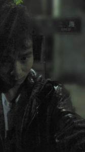 肩並著肩,分開 肩並著肩,分開