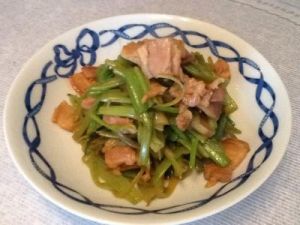 肉片雞蛋炒芹菜