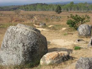 1號景點的石臼多（250座左右）而大（高1－3M.重600－1000公斤）。