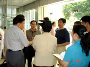 一行領導來到蓮城社區