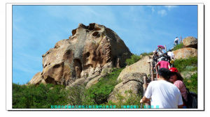 新疆怪石峪自然奇觀--雄獅猛醒   阮國春 發現並拍攝