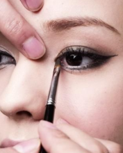 內眼角呈三角形且閉合最自然的開眼角術