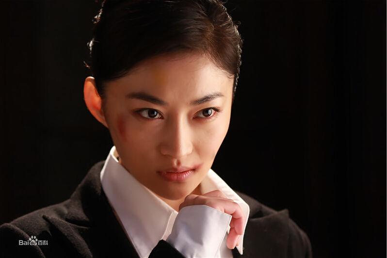 葛玟希《伏駑》民國軍營照