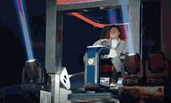 陳奕迅坐在“導師戰車”中