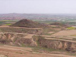 六曲山古墓群 六曲山古墓群