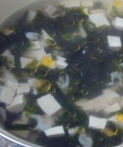 紫菜蝦皮豆腐湯