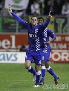 索亞雷斯[英格蘭足球運動員湯姆·索亞雷斯]