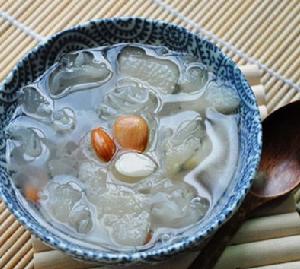 杏仁雪梨銀耳湯