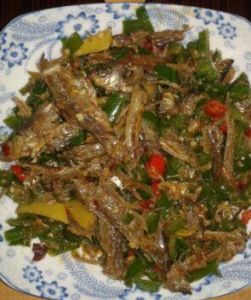 青椒薰香小魚乾