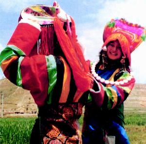 土族婦女服飾