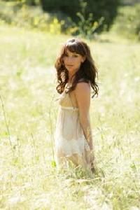 斯黛拉·麥薇 斯黛拉·麥薇