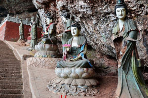 白雲萬佛洞 白雲萬佛洞