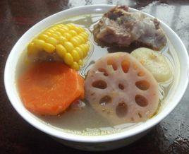 蓮藕馬蹄玉米胡蘿蔔豬骨湯 蓮藕馬蹄玉米胡蘿蔔豬骨湯