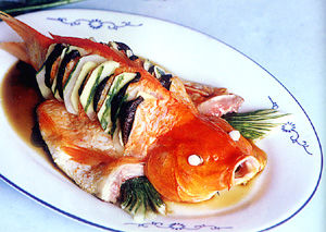 （圖）清蒸荷包紅鯉魚