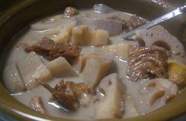 蓮藕煲臘鴨 蓮藕煲臘鴨