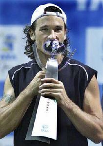 卡洛斯·莫亞 卡洛斯·莫亞