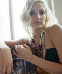 艾希莉·辛普森 艾希莉·辛普森