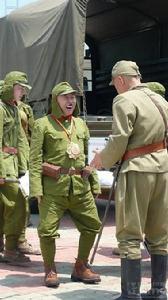 《舉起手來2：追擊阿多丸》