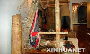 漢特人類學博物館裡陳列的漢特人傳統的服飾和用品