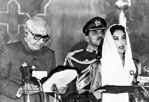 《東方的女兒：貝&middot;布托自傳》