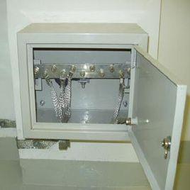 等電位端子箱 等電位端子箱