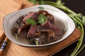 木耳豬血湯 木耳豬血湯