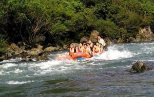 依吉密河漂流 依吉密河漂流