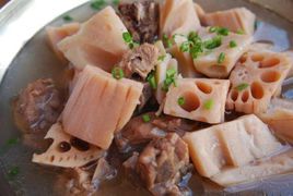 排骨燉藕 排骨燉藕