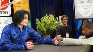 傑克遜在專輯《萬夫莫敵》簽售會