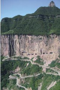 回龍掛壁公路 回龍掛壁公路