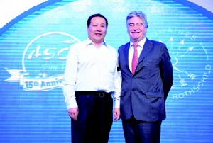 拉菲全球執行長與郭海冰合影