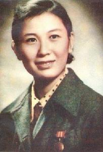 嚴鳳英[黃梅戲表演藝術家]