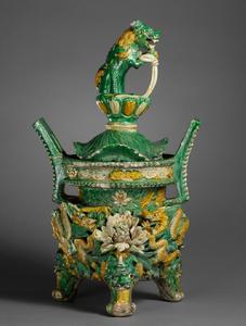 明黃綠釉琉璃蓮蓬蹲獅香爐 明黃綠釉琉璃蓮蓬蹲獅香爐