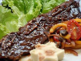 黑胡椒碎配牛排 黑胡椒碎配牛排