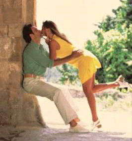 （圖）接吻是雌雄異體的唾液細菌交換