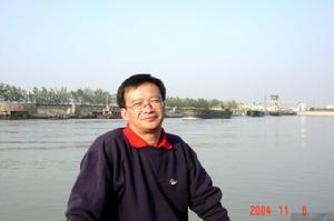 林宏星，筆名東方朔。