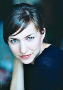 艾米麗·卡恩 艾米麗·卡恩