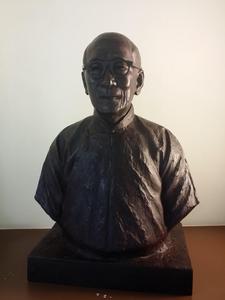 百年樓內陳百年先生雕像