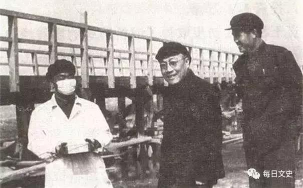 他是“五姓家奴”,四處認“乾爹”,最後被人活埋 他是“五姓家奴”,四處認“乾爹”,最後被人活埋