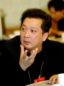 郁鈞劍的書畫作品也小有名氣