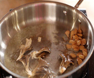 杏仁蘑菇雞 杏仁蘑菇雞