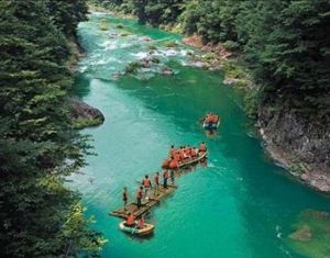 英德飛霞碧溪漂流 英德飛霞碧溪漂流
