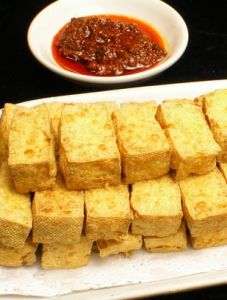 炸臭豆腐 炸臭豆腐