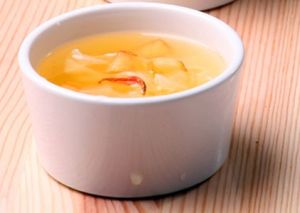 枇杷百合雪耳湯 枇杷百合雪耳湯