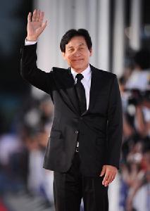 《公平的愛》主演之一安聖基