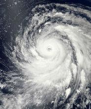 超強颱風艾莎尼 衛星雲圖
