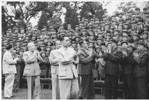 《一生緊隨毛澤東》