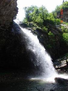 石溝瀑布 石溝瀑布