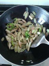 清炒蓮梗（藕絲菜）