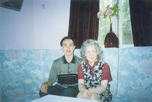 唐小平和朱仲麗大姐在一起